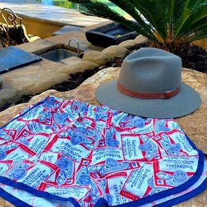 Rare collectible Budweiser set ! Epic felt hat with logo Budweiser shorts.